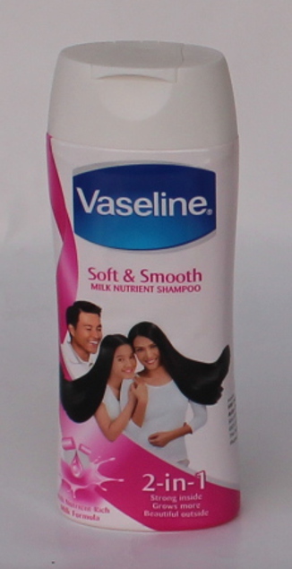 Vaseline 2 in 1 - Shampoo & Conditioner Soft & Smooth 275ml